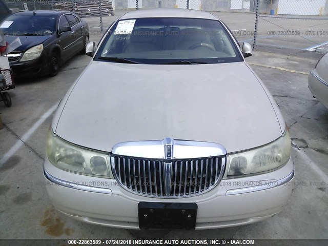 1LNHM83WX1Y615868 - 2001 LINCOLN TOWN CAR CARTIER BEIGE photo 6