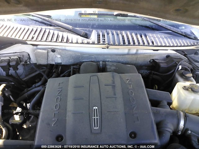 5LMJJ2J50AEJ05464 - 2010 LINCOLN NAVIGATOR WHITE photo 10