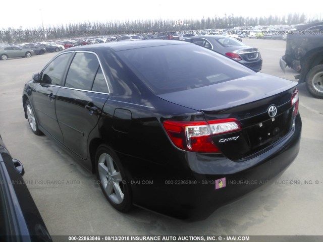 4T1BF1FK5EU371818 - 2014 TOYOTA CAMRY L/SE/LE/XLE შავი ფოტო 3