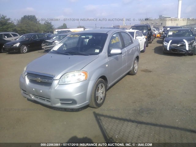 KL1TD56618B090163 - 2008 CHEVROLET AVEO LS SILVER photo 2