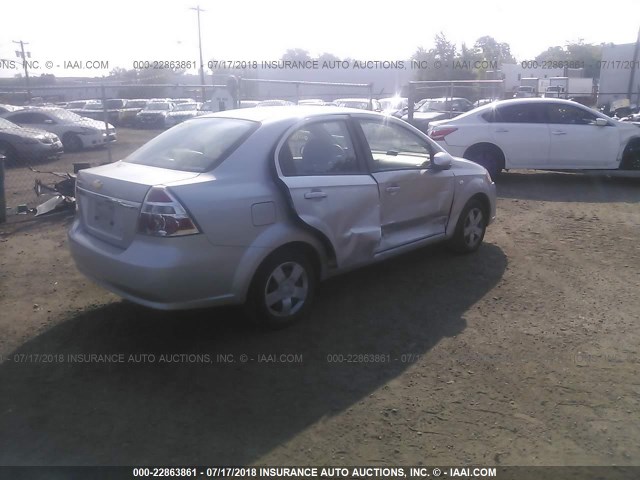 KL1TD56618B090163 - 2008 CHEVROLET AVEO LS SILVER photo 4