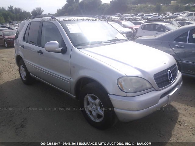 4JGAB54E71A252367 - 2001 MERCEDES-BENZ ML 320 SILVER photo 1