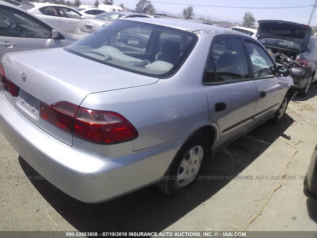 1HGCF8643XA083420 - 1999 HONDA ACCORD DX SILVER photo 4