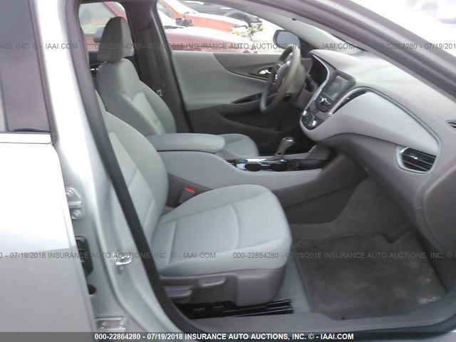 1G1ZB5ST0HF140380 - 2017 CHEVROLET MALIBU LS Gümüş foto 5