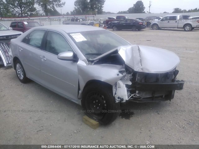 4T4BF1FK0ER418372 - 2014 TOYOTA CAMRY L/SE/LE/XLE Gümüş foto 1