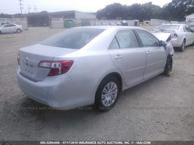 4T4BF1FK0ER418372 - 2014 TOYOTA CAMRY L/SE/LE/XLE SILVER photo 4