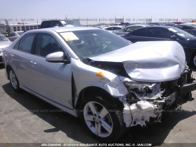 4T1BF1FK3DU269738 - 2013 TOYOTA CAMRY L/SE/LE/XLE Gümüş foto 1