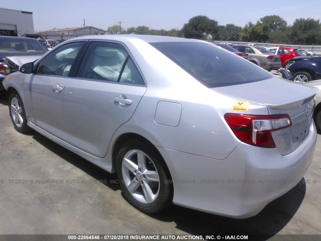 4T1BF1FK3DU269738 - 2013 TOYOTA CAMRY L/SE/LE/XLE Gümüş foto 3