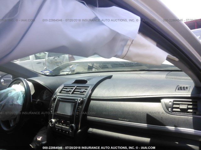 4T1BF1FK3DU269738 - 2013 TOYOTA CAMRY L/SE/LE/XLE Gümüş foto 5