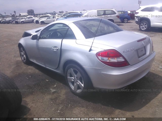 WDBWK54F16F126159 - 2006 MERCEDES-BENZ SLK 280 SILVER photo 3