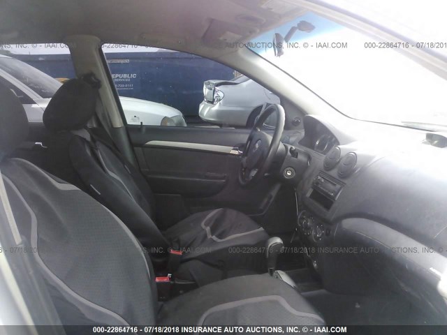 KL1TD56658B243854 - 2008 CHEVROLET AVEO LS SILVER photo 5