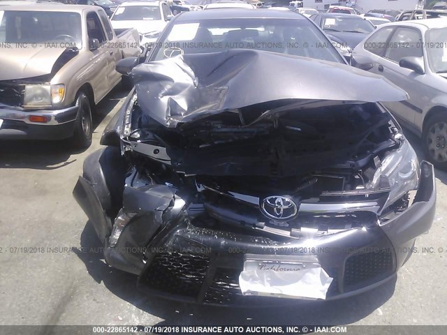 4T1BF1FK0GU595517 - 2016 TOYOTA CAMRY LE/XLE/SE/XSE 灰色 照片 6