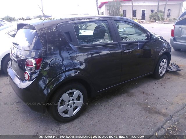 1G1JA6SH9E4242396 - 2014 CHEVROLET SONIC LS Qara foto 4