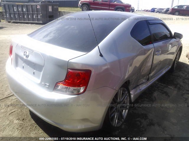JTKJF5C78B3009614 - 2011 TOYOTA SCION TC 银色 照片 4