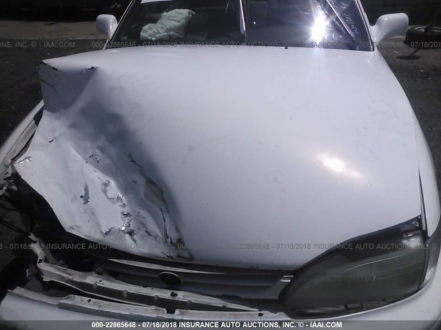 4T1BF12K6TU864071 - 1996 TOYOTA CAMRY LE/XLE/SE WHITE photo 10