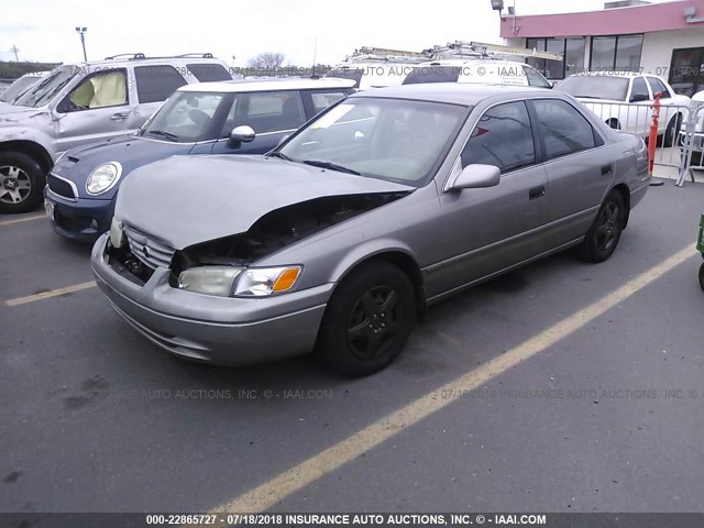 4T1BG22K0VU163564 - 1997 TOYOTA CAMRY CE/LE/XLE ნაცრისფერი ფოტო 2