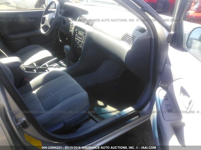 JT2BG28K7Y0465269 - 2000 TOYOTA CAMRY LE/XLE SILVER photo 5
