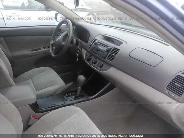 4T1BE32K12U590520 - 2002 TOYOTA CAMRY LE/XLE/SE 蓝色 照片 5