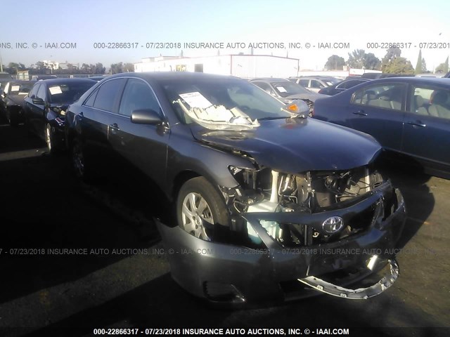 4T4BF3EK2BR153950 - 2011 TOYOTA CAMRY SE/LE/XLE GRAY photo 1