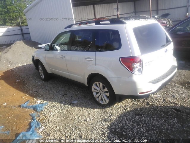 JF2SHAEC8DH428580 - 2013 SUBARU FORESTER LIMITED WHITE photo 3