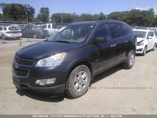 1GNKRFED8CJ370910 - 2012 CHEVROLET TRAVERSE LS GRAY photo 2