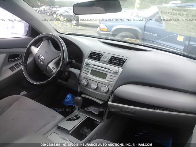 4T1BF3EK6BU169837 - 2011 TOYOTA CAMRY SE/LE/XLE BLACK photo 5