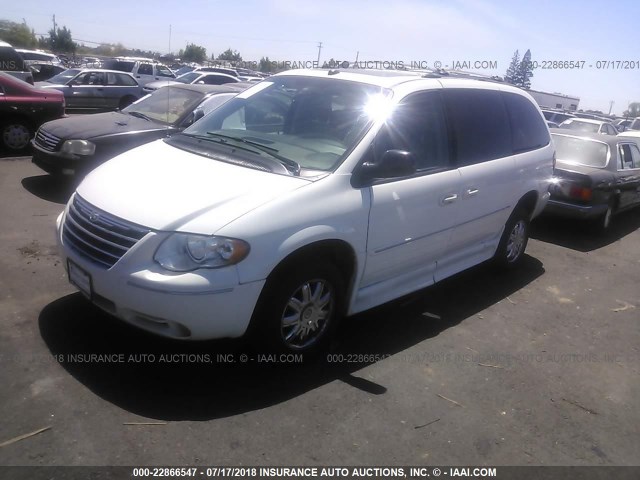 2C4GP64L45R313888 - 2005 CHRYSLER TOWN & COUNTRY LIMITED WHITE photo 2