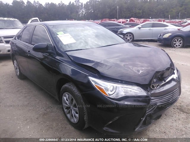 4T1BF1FK1HU413728 - 2017 TOYOTA CAMRY LE/XLE/SE/XSE 黑色 照片 1