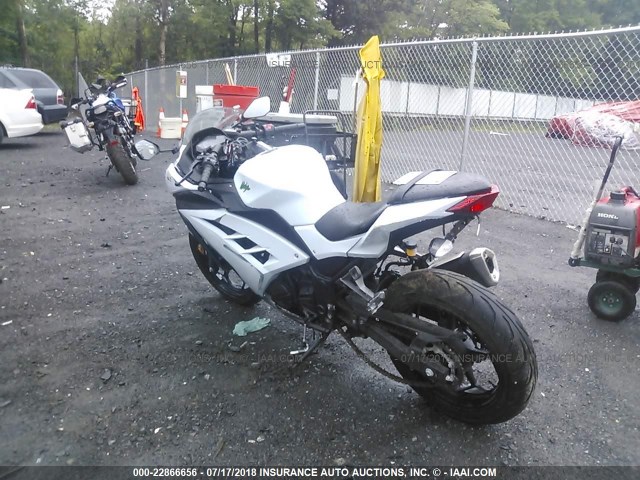 JKAEX8A15FA012357 - 2015 KAWASAKI EX300 A WHITE photo 3