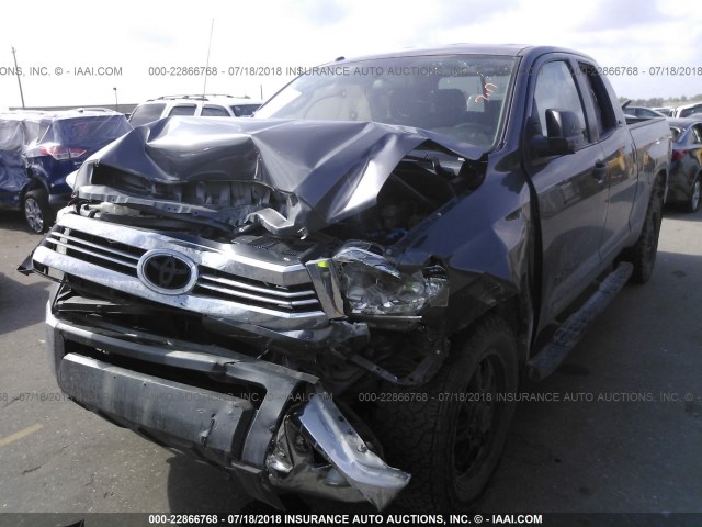 5TFRM5F12GX099852 - 2016 TOYOTA TUNDRA DOUBLE CAB SR/SR5 GRAY photo 2