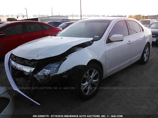 3FAHP0HA1CR211827 - 2012 FORD FUSION SE Blanc photo 2