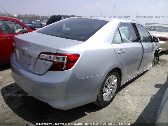 4T4BF1FK7ER344254 - 2014 TOYOTA CAMRY L/SE/LE/XLE 银色 照片 4