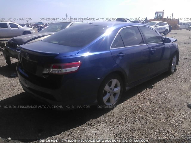 4T1BF3EK6BU693621 - 2011 TOYOTA CAMRY SE/LE/XLE BLUE photo 4