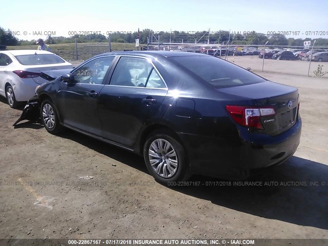 4T1BF1FK5CU588007 - 2012 TOYOTA CAMRY SE/LE/XLE შავი ფოტო 3
