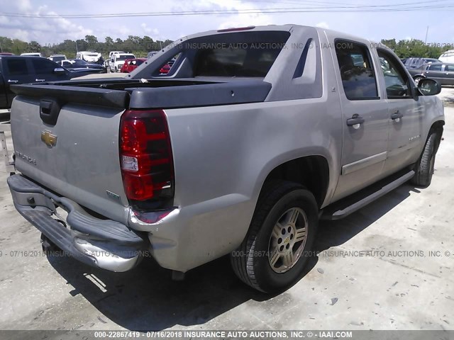 3GNEC12028G169371 - 2008 CHEVROLET AVALANCHE C1500 SILVER photo 4