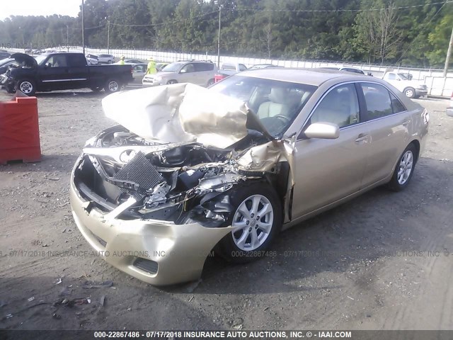 4T1BF3EK1BU717193 - 2011 TOYOTA CAMRY SE/LE/XLE ოქროსფერი ფოტო 2