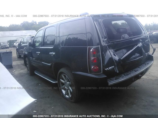 1GKFK63807J301319 - 2007 GMC YUKON DENALI BLACK photo 3