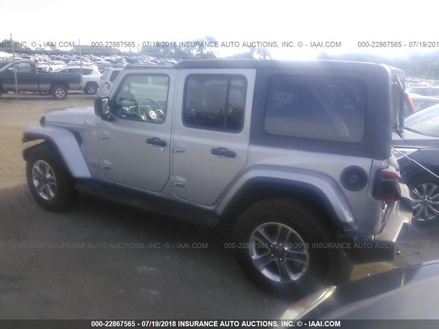 1C4HJXEG5JW153759 - 2018 JEEP WRANGLER UNLIMITE SAHARA SILVER photo 3