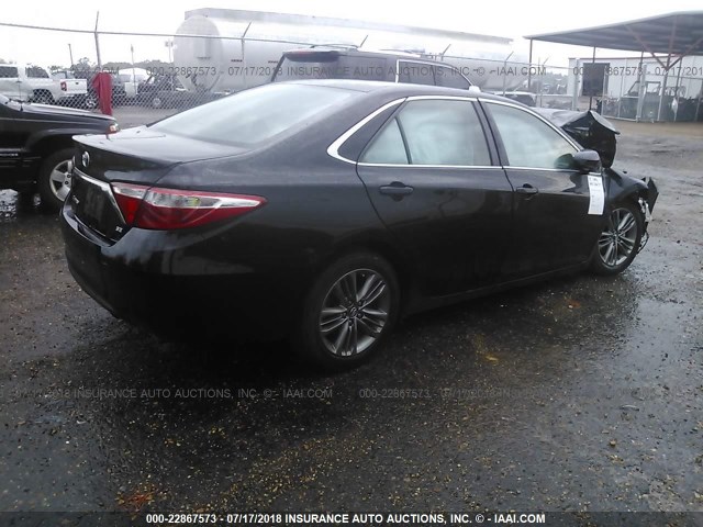 4T1BF1FK0HU282582 - 2017 TOYOTA CAMRY LE/XLE/SE/XSE 黑色 照片 4