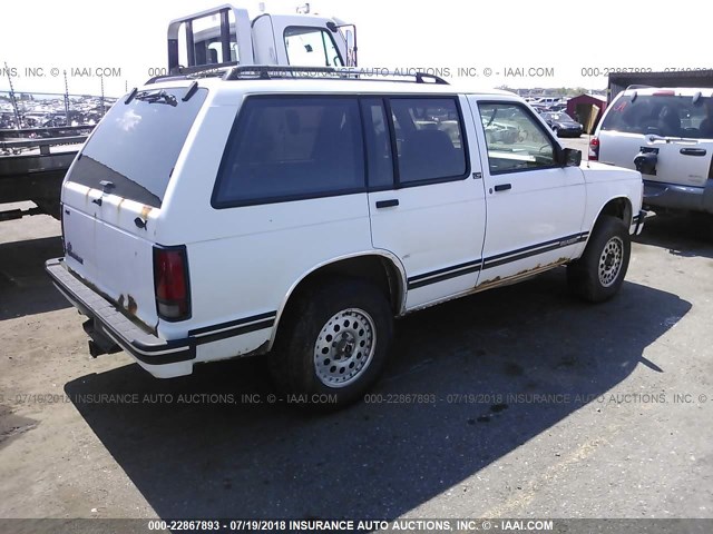 1GNDT13WXR0165976 - 1994 CHEVROLET BLAZER S10 WHITE photo 4