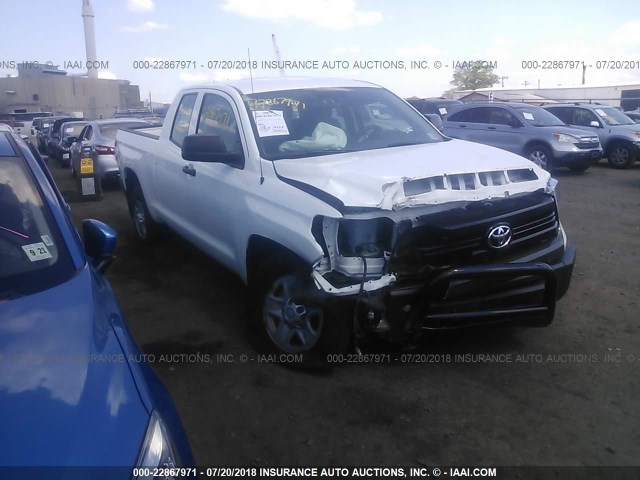 5TFUM5F19HX069808 - 2017 TOYOTA TUNDRA DOUBLE CAB SR/SR5 WHITE photo 1