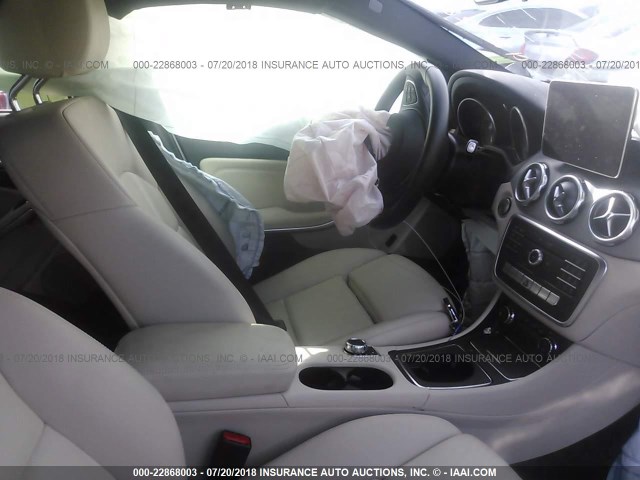 WDCTG4EB5JJ482528 - 2018 MERCEDES-BENZ GLA 250 WHITE photo 5