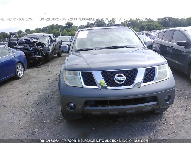 5N1AR18U15C711098 - 2005 NISSAN PATHFINDER LE/SE/XE GRAY photo 6