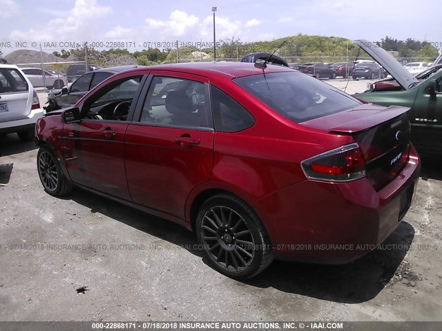 1FAHP3GN6AW284823 - 2010 FORD FOCUS SES RED photo 3