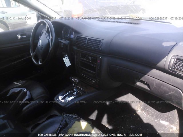 WVWRH63B41E119092 - 2001 VOLKSWAGEN PASSAT GLX 绿色 照片 5