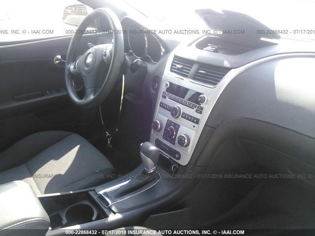1G1ZC5EB0AF144483 - 2010 CHEVROLET MALIBU 1LT ვერცხლისფერი ფოტო 5