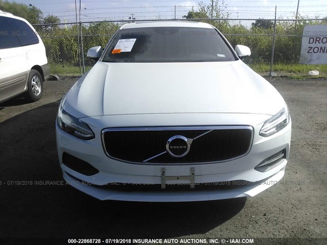 YV1A22MK8H1001807 - 2017 VOLVO S90 T6/MOMENTUM WHITE photo 6