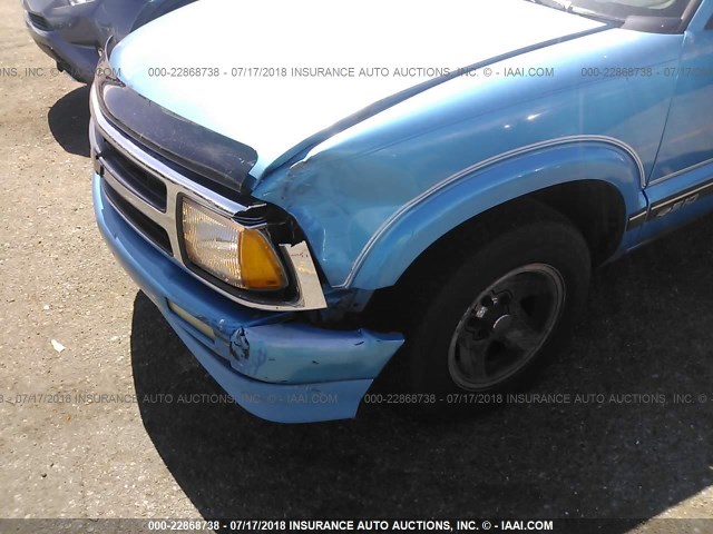 1GCCS19Z9SK257082 - 1995 CHEVROLET S TRUCK S10 BLUE photo 6