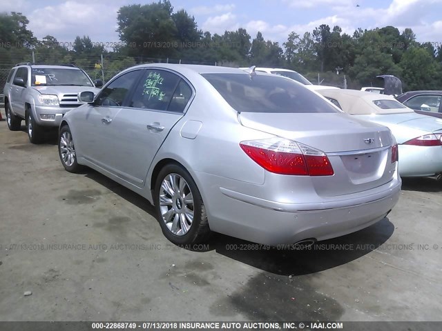 KMHGC46E09U020752 - 2009 HYUNDAI GENESIS 3.8L SILVER photo 3