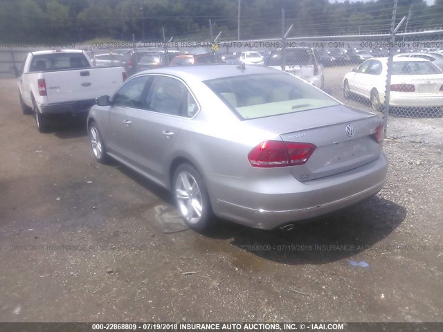 1VWCS7A39EC040279 - 2014 VOLKSWAGEN PASSAT SEL SILVER photo 3